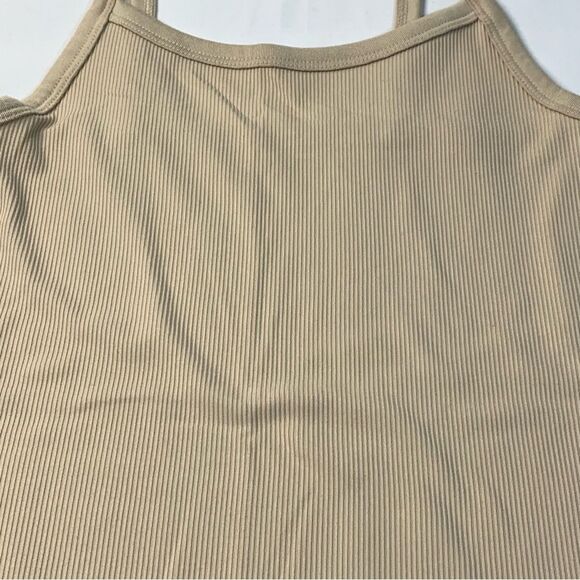 NO BOUNDARIES bundle of two tank tops - Picture 4 of 8